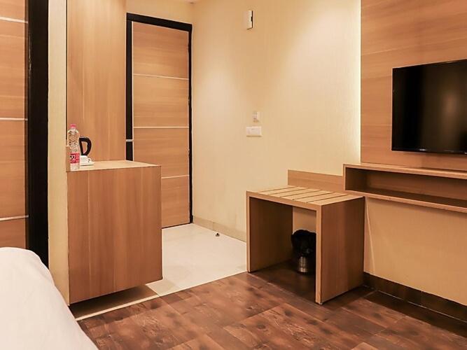 Solitaire Hotel Нью-Дели Экстерьер фото